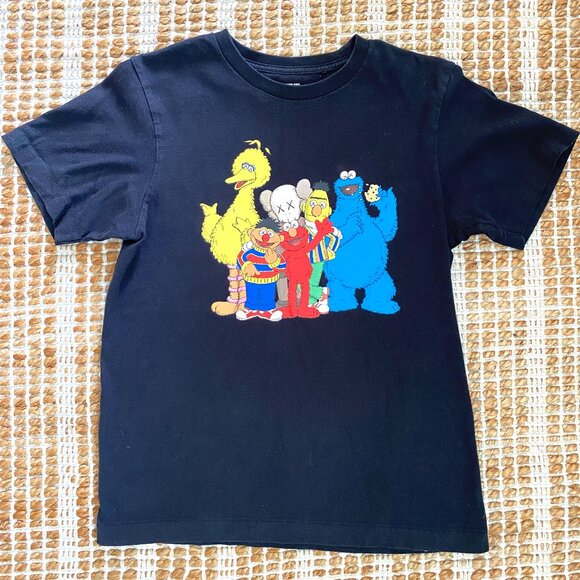 KAWS x Uniqlo x Sesame Street Group 2 Tee – Size Small (US Sizing) – Black - Picture 1 of 10